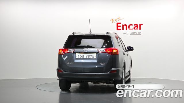 Toyota RAV4 2015 — photo 4