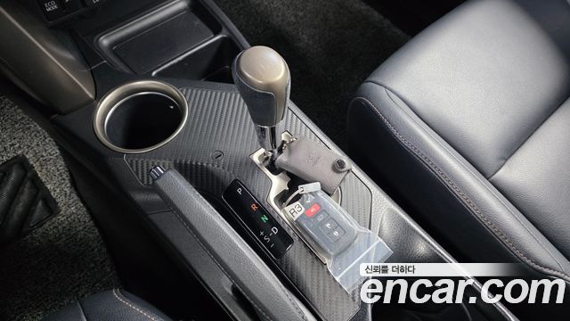 Toyota RAV4 2015 — photo 9