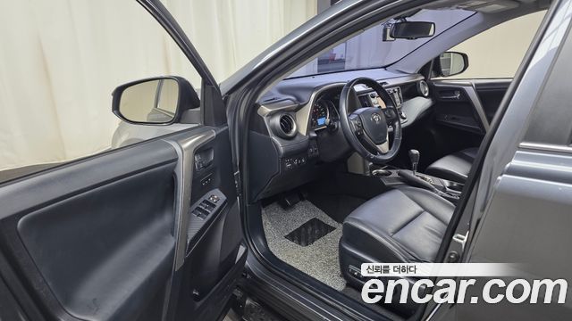 Toyota RAV4 2015 — photo 10