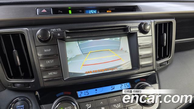 Toyota RAV4 2015 — photo 16