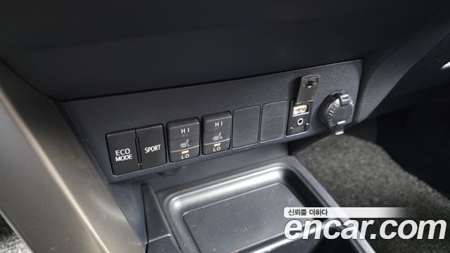 Toyota RAV4 2015 — photo 17