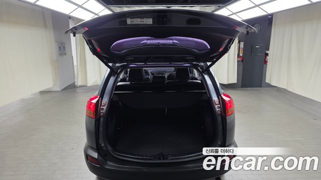 Toyota RAV4 2015 — photo 20