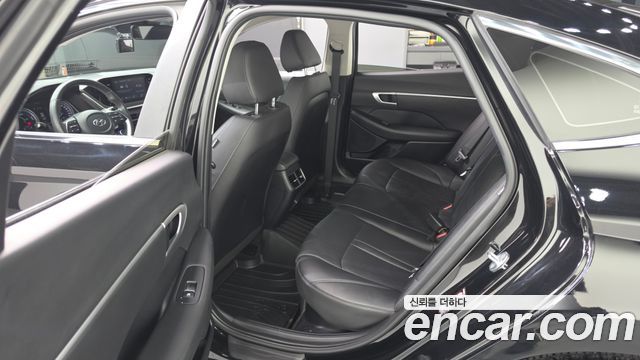 Hyundai Sonata 2022 — photo 18