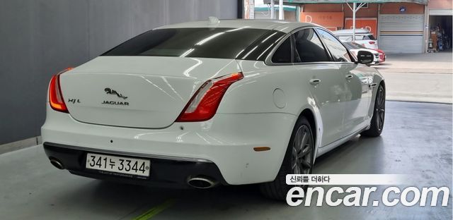 Jaguar XJ 2018 — photo 2