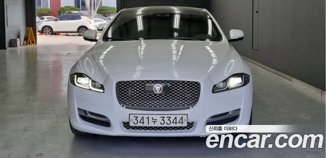 Jaguar XJ 2018 — photo 3