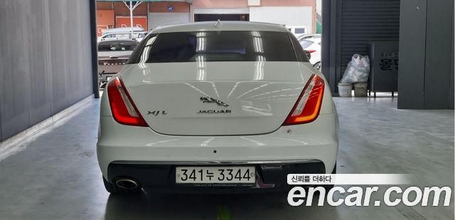 Jaguar XJ 2018 — photo 4