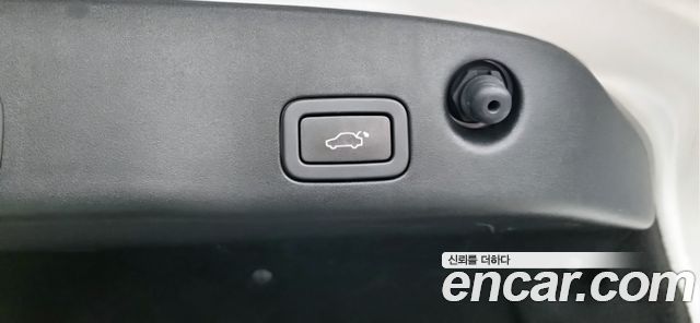 Jaguar XJ 2018 — photo 14