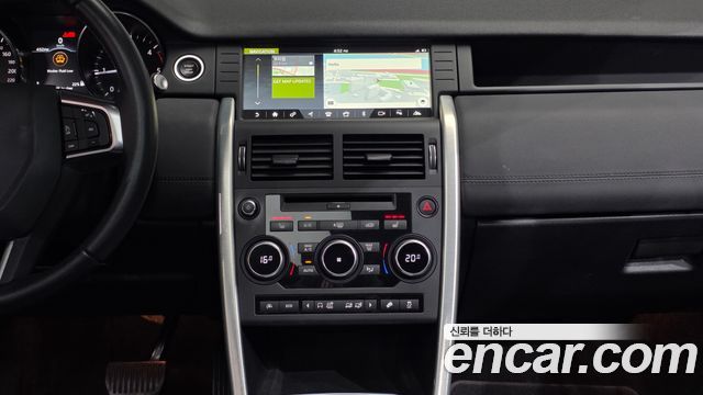Land Rover Discovery Sport 2017 — photo 19