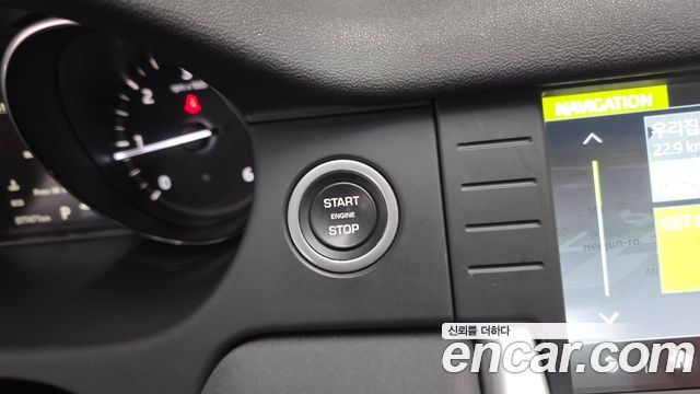 Land Rover Discovery Sport 2017 — photo 28