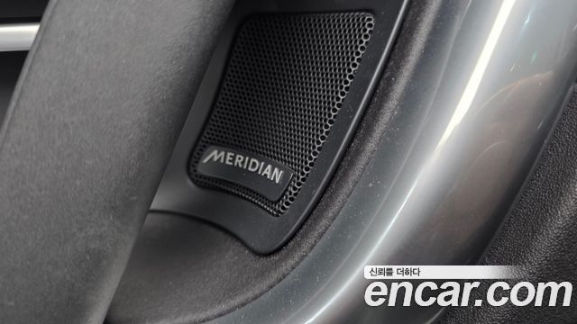 Land Rover Discovery Sport 2017 — photo 33