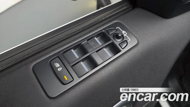 Land Rover Discovery Sport 2017 — photo 34