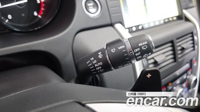 Land Rover Discovery Sport 2017 — photo 35