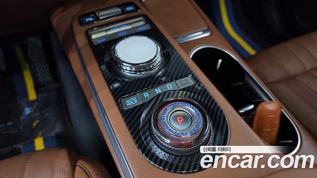 Genesis GV70 2022 — photo 12