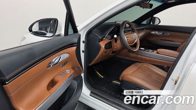 Genesis GV70 2022 — photo 13