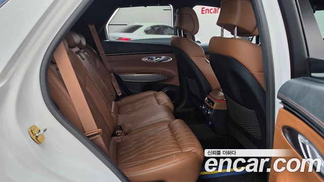 Genesis GV70 2022 — photo 17