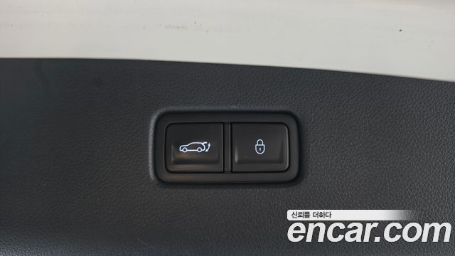 Genesis GV70 2022 — photo 23