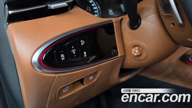 Genesis GV70 2022 — photo 26
