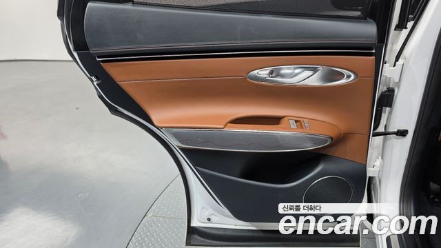 Genesis GV70 2022 — photo 15