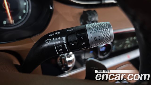 Genesis GV70 2022 — photo 27