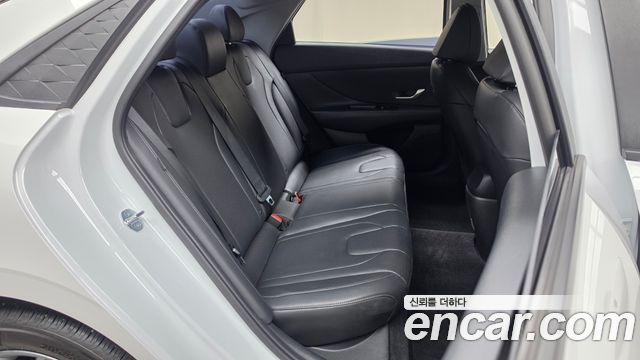 Hyundai AVANTE 2024 — photo 18