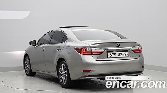 Lexus ES 2016 — photo 4