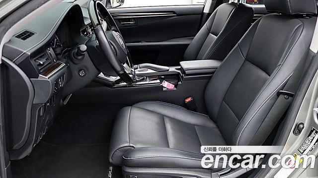 Lexus ES 2016 — photo 10