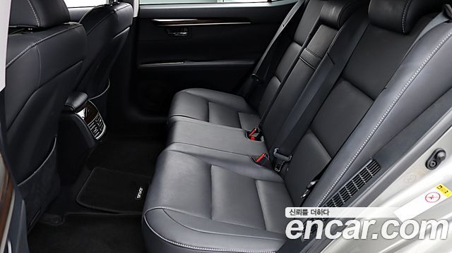 Lexus ES 2016 — photo 11