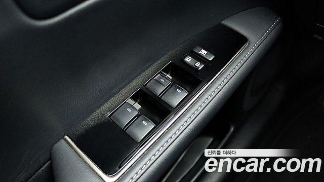 Lexus ES 2016 — photo 17