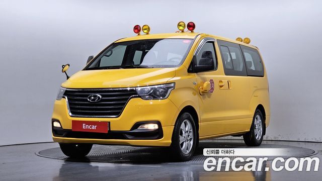 Hyundai Starex 2021 — photo 1