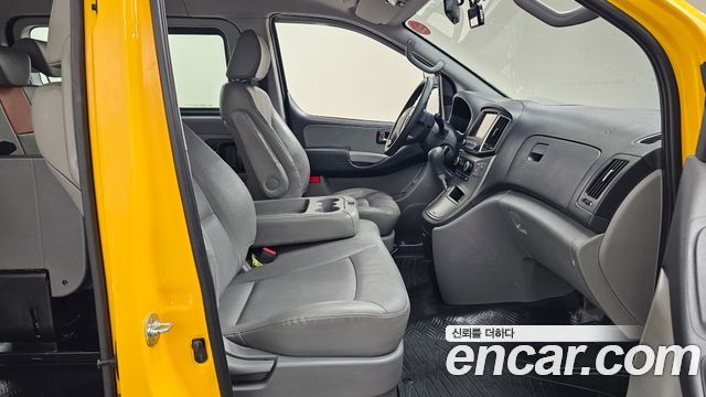 Hyundai Starex 2021 — photo 11