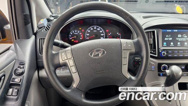 Hyundai Starex 2021 — photo 13