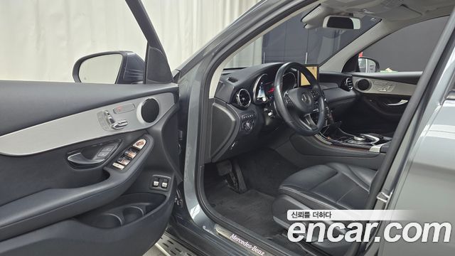 Mercedes-Benz GLC-Class 2019 — photo 13