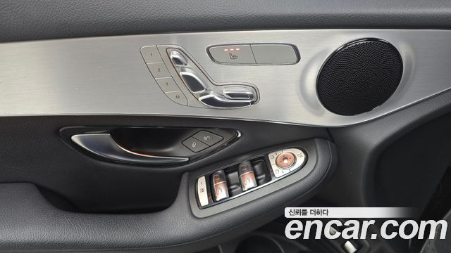 Mercedes-Benz GLC-Class 2019 — photo 23
