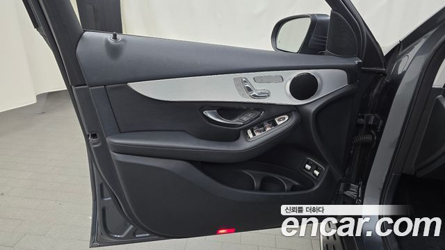 Mercedes-Benz GLC-Class 2019 — photo 14