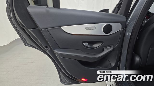 Mercedes-Benz GLC-Class 2019 — photo 15