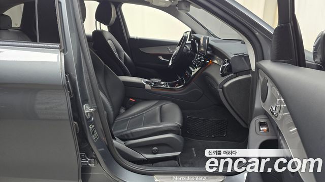 Mercedes-Benz GLC-Class 2019 — photo 16