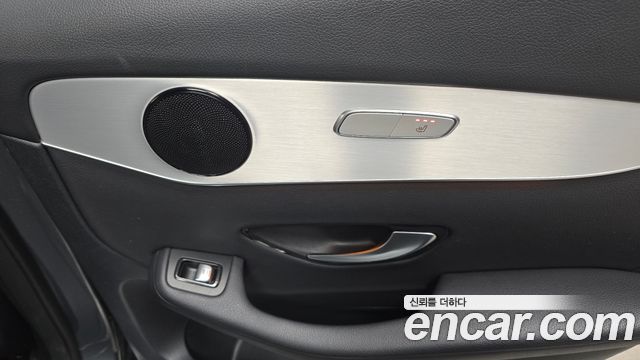 Mercedes-Benz GLC-Class 2019 — photo 30