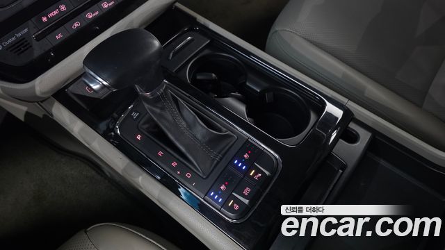 Kia Canival 2017 — photo 9