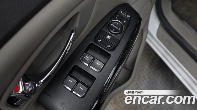 Kia Canival 2017 — photo 12