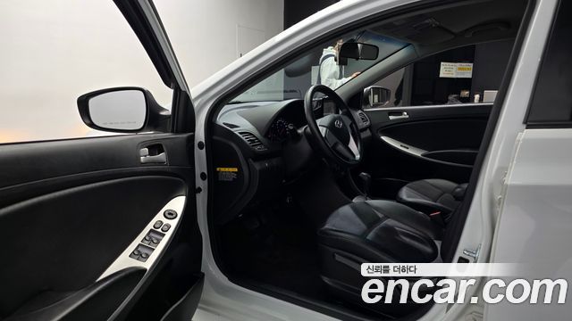 Hyundai Accent 2014 — photo 13