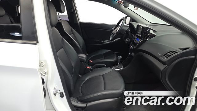 Hyundai Accent 2014 — photo 17