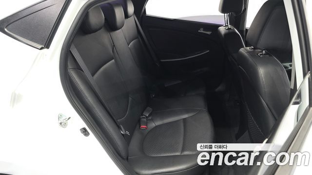Hyundai Accent 2014 — photo 18