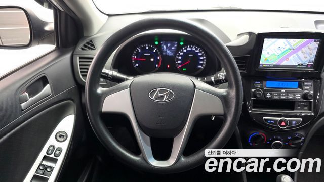 Hyundai Accent 2014 — photo 19