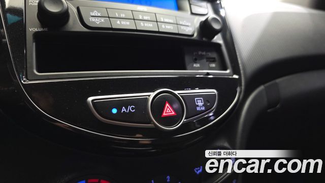Hyundai Accent 2014 — photo 23