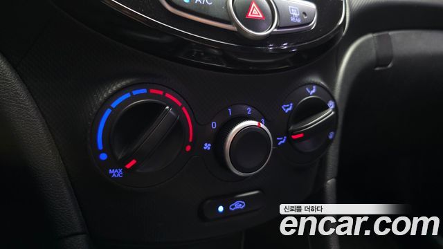 Hyundai Accent 2014 — photo 24