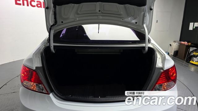 Hyundai Accent 2014 — photo 26