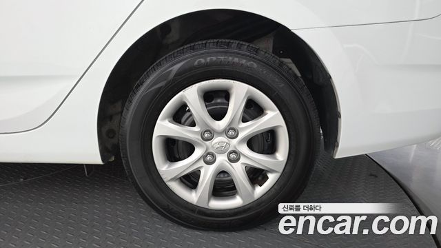 Hyundai Accent 2014 — photo 7