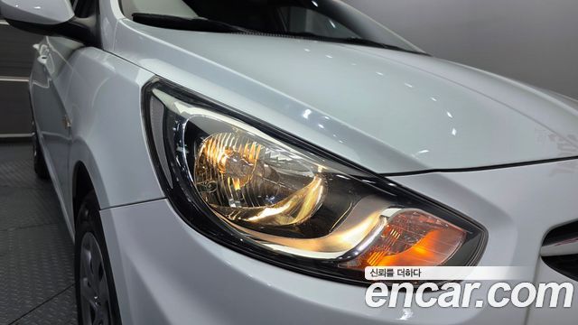 Hyundai Accent 2014 — photo 8