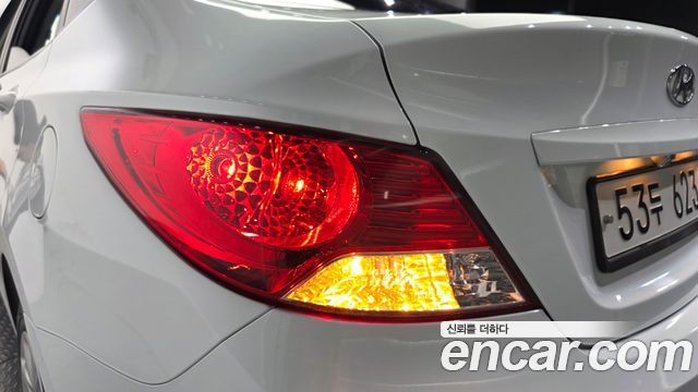Hyundai Accent 2014 — photo 9
