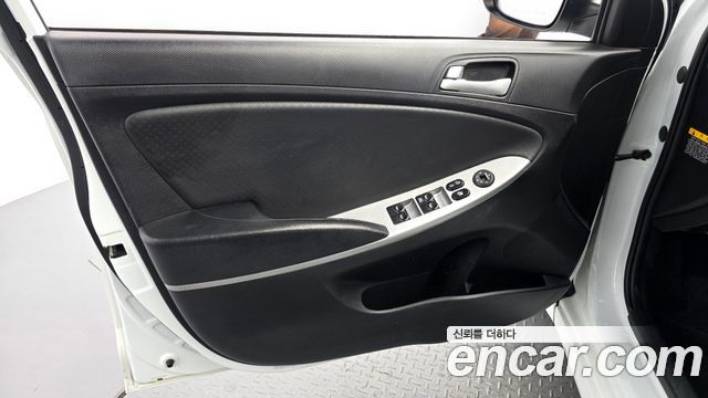 Hyundai Accent 2014 — photo 14